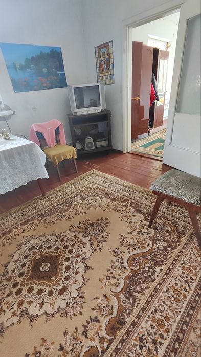 Продаж будинку в ближньому пригороді. Торг.