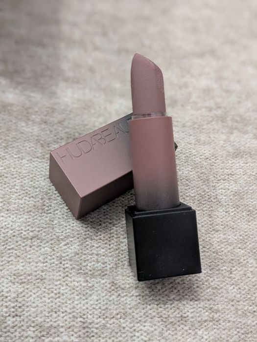 Pomadka Huda Beauty Dirthy Thirty