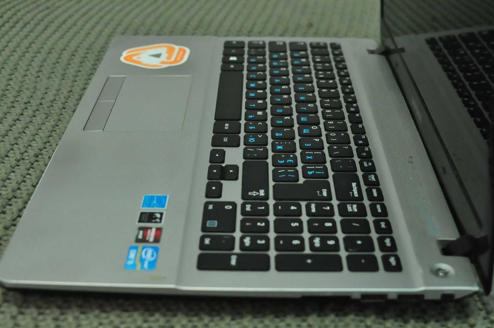 Игровой ноутбук Samsung 370 (Core i5/ 8Gb /500Gb/video 2Gb)