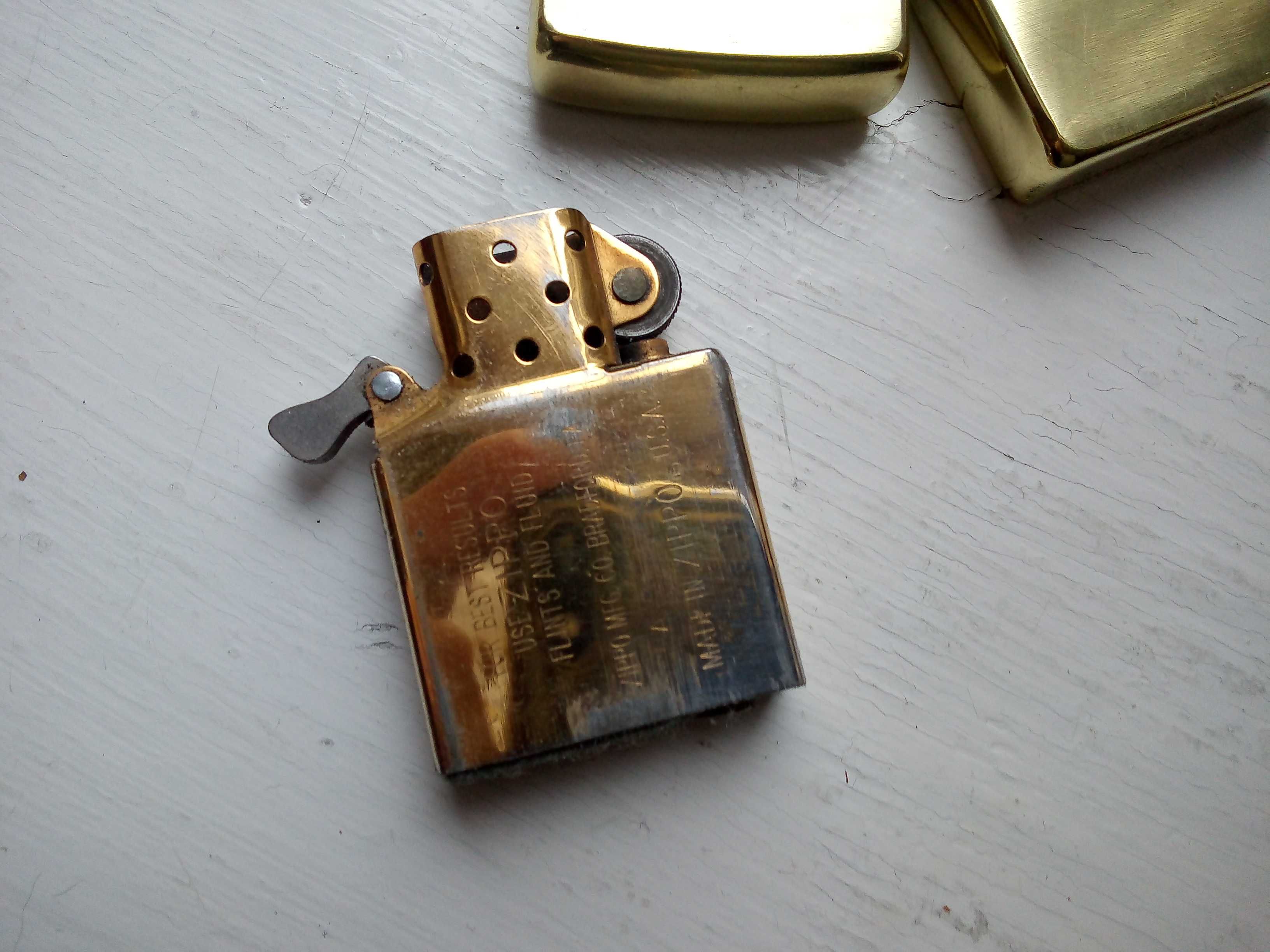 Zapalniczka Zippo  XI z literką K-w skórzanym pokrowcu