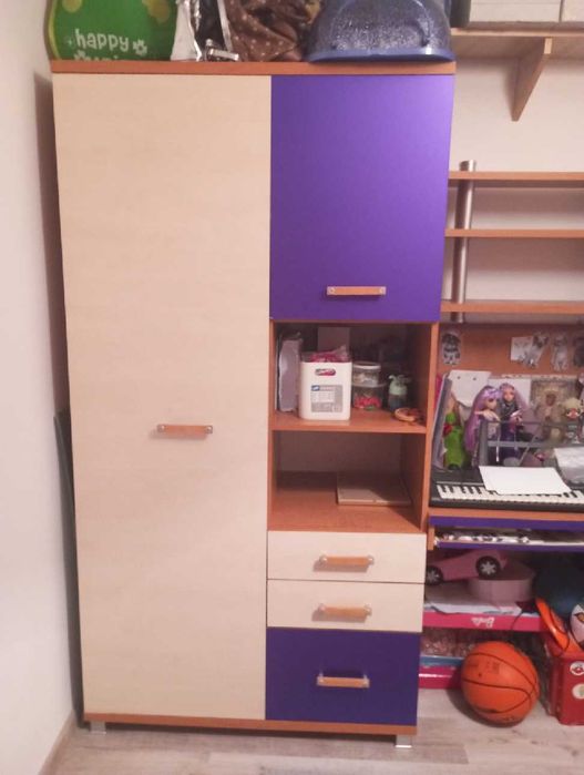 Komplet mebli do pokoju dziecięcego