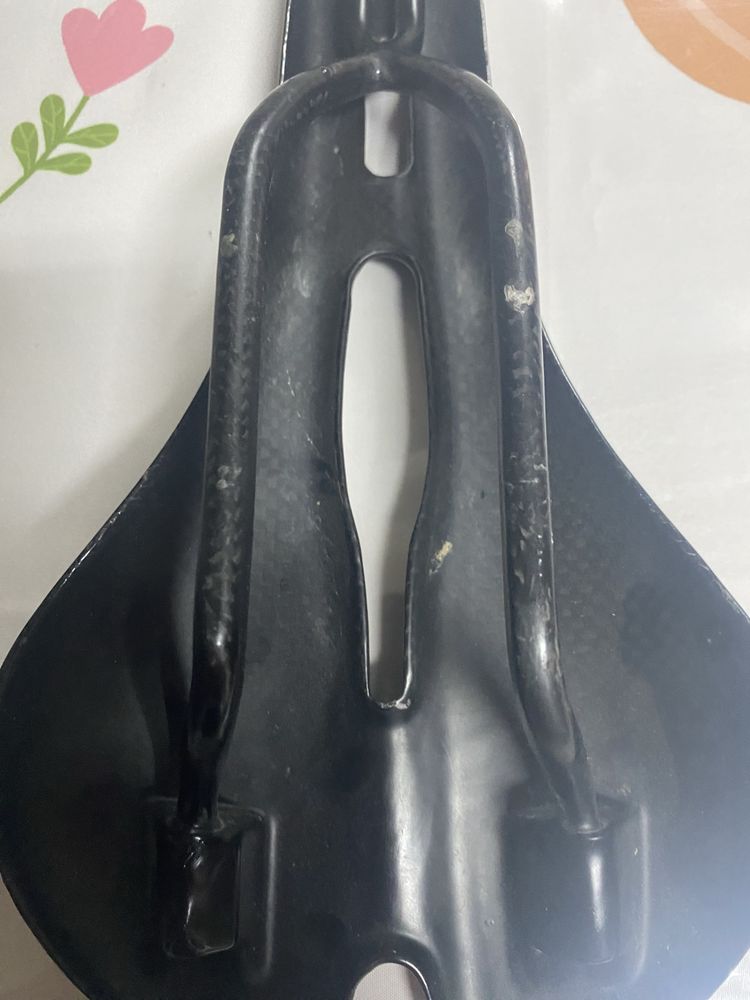 Selim todo de carbono em perfeito estado