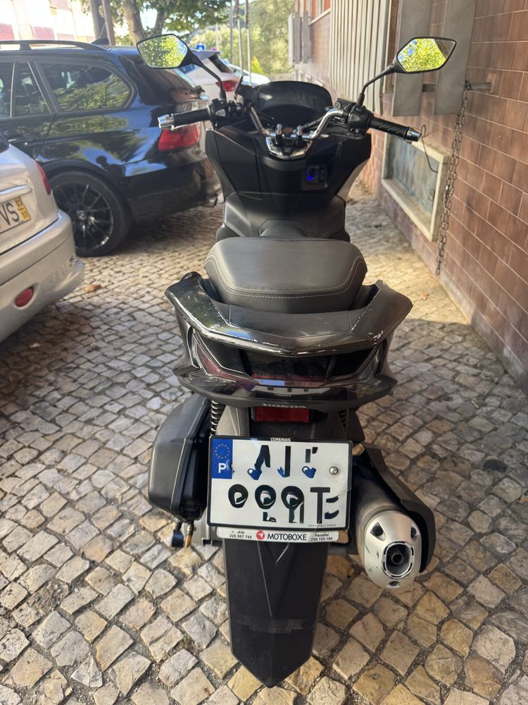 Honda PCX retoma em Golf 4 IV