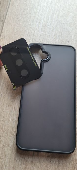 Etui, folia na ekran i aparat Samsung S24 plus