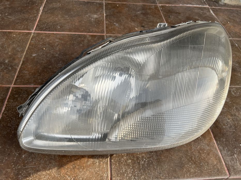 Продам фары на mercedes w220