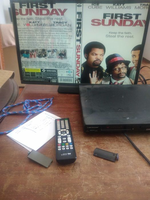 Leitor DVD + subwoofer + 3 colunas satelites