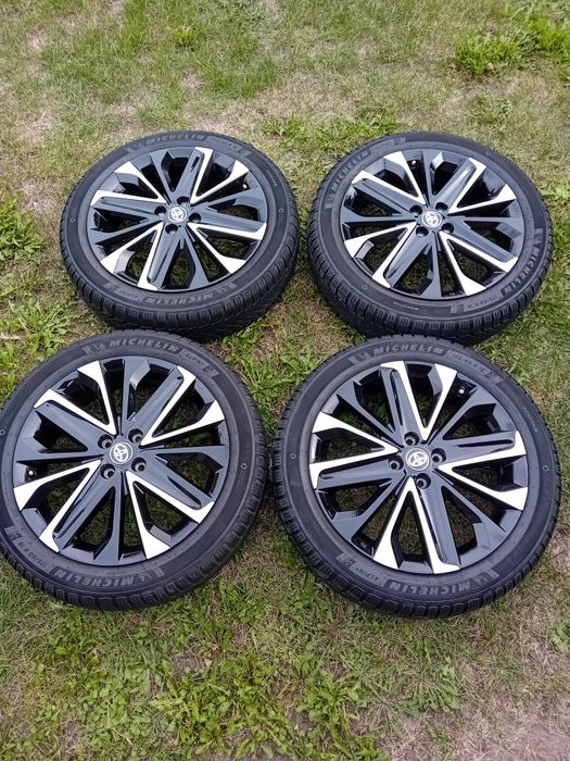 Toyotą Aygo X koła zima