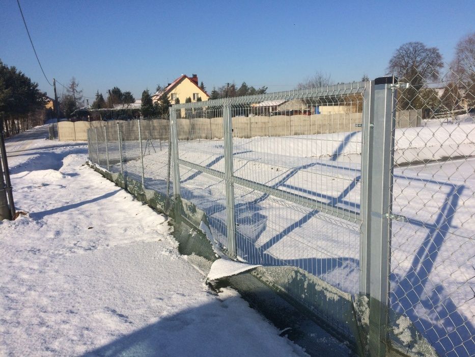 Siatka ogrodzeniowa ocynk + PCV, słupki komplet