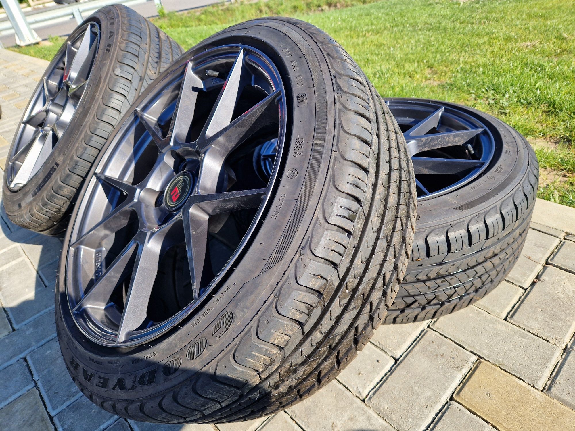 Диски 2FORGE з гумою 235/45 R18