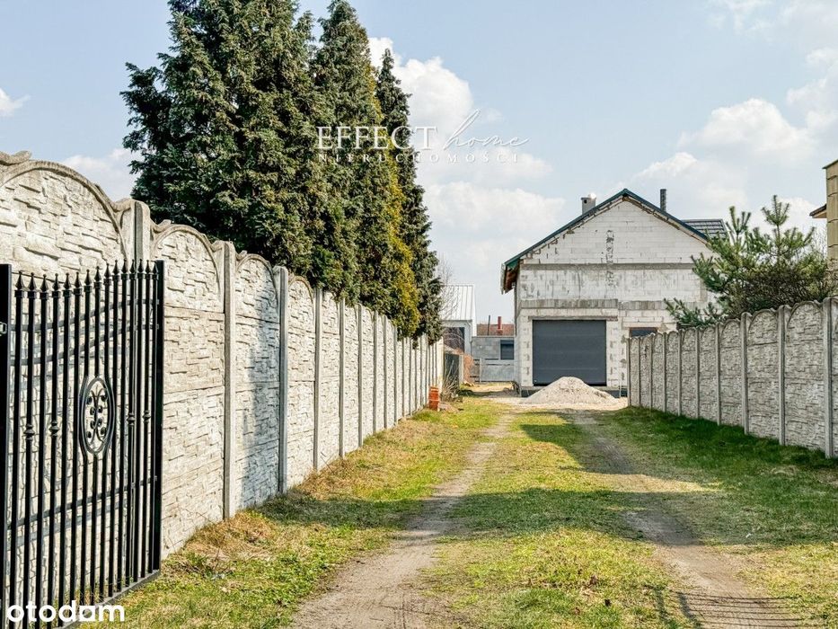 Dom w stanie surowym zamkniętym przy lesie