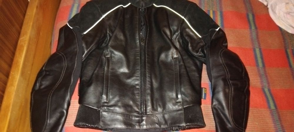 Blusão motard Akita em pele para senhora, 36 usado 1 vez!