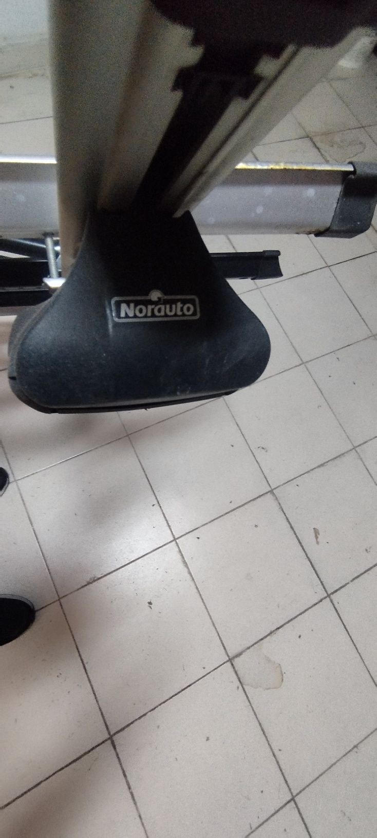 Barras tejadilho e suportes de bicicletas