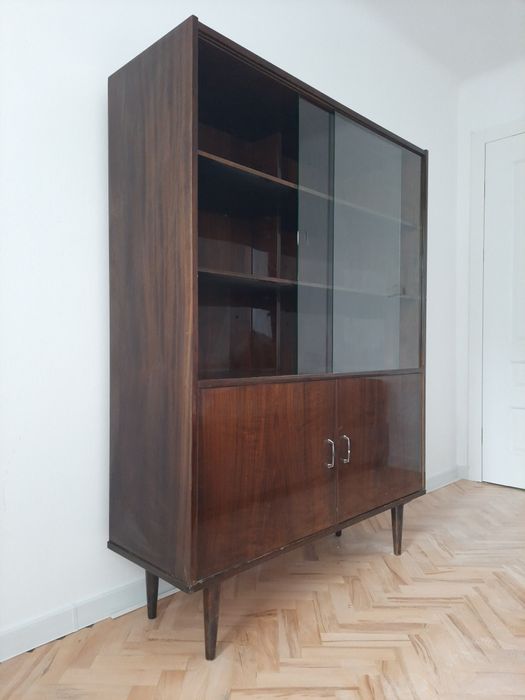 Przeszklona szafa, Szafka PRL