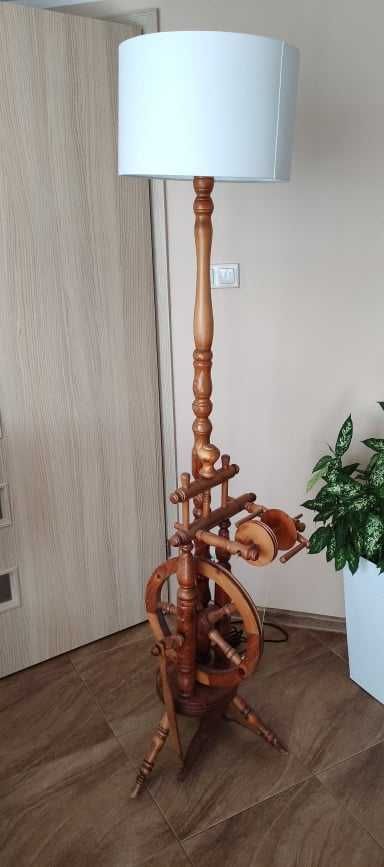 Lampa - kołowrotek z kloszem