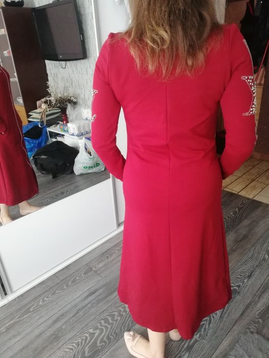 Sukienka rozpinana zamek logowana