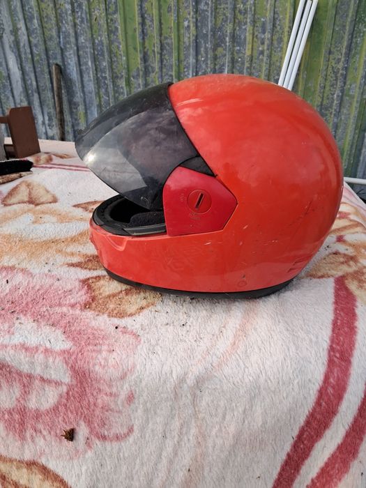 Capacete vermelho