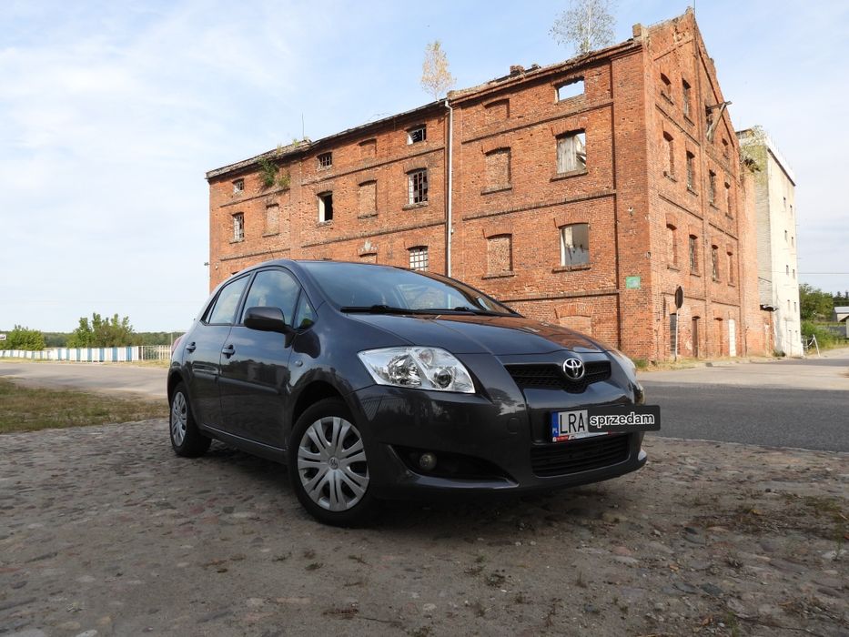 Toyota Auris 1.6 benzyna
