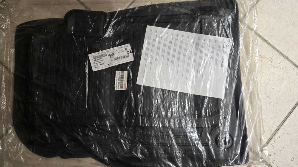 Oryginalne gumowe wycieraczki LEXUS RX IV gen.