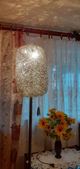 Lampa podłogowa wysoka