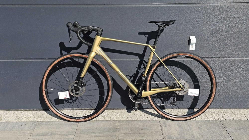 Szosa/gravel karbon Superior X-Road Team (roz. L) 2x11, koła DT Swiss