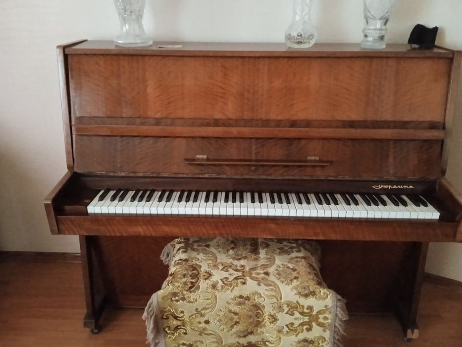 Продам піаніно Україна