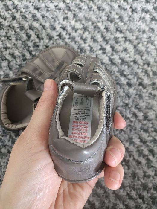 Sandałki-paputki niemowlęce 12-18miesięcy