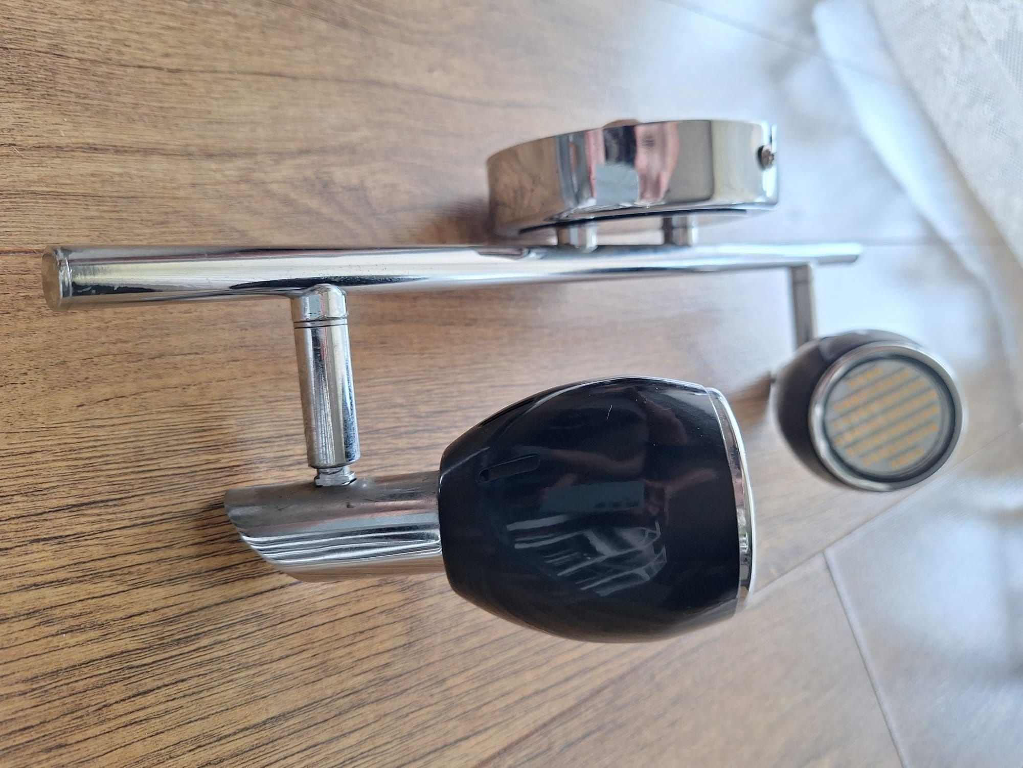 Lampa sufitowa lub ścienna reflektorki