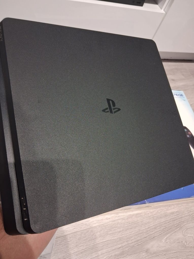PS4 super stan 500GB (możliwy dowóz)