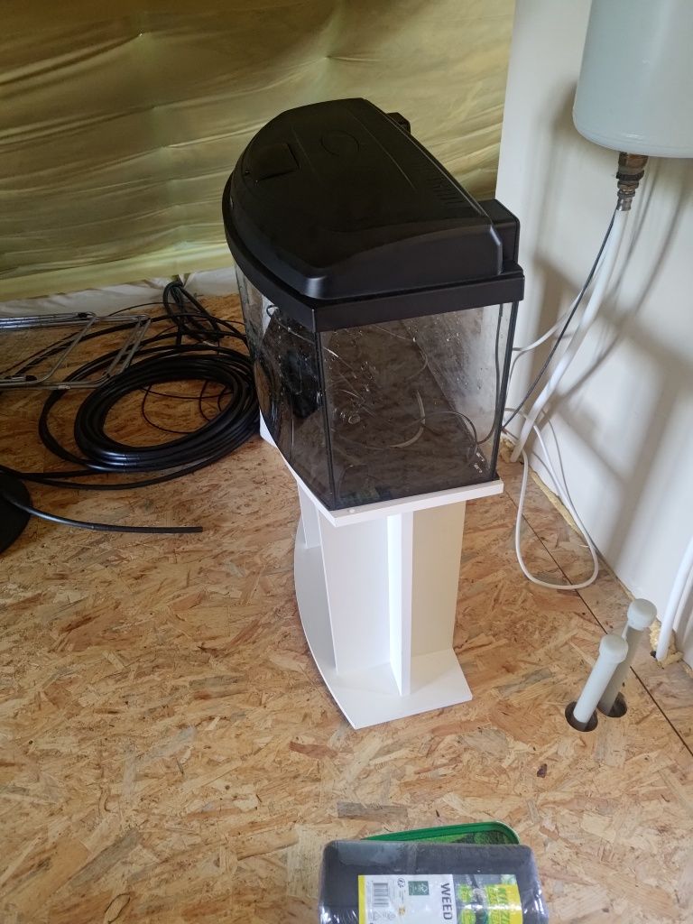 Akwarium 50l z szafką i oświetleniem