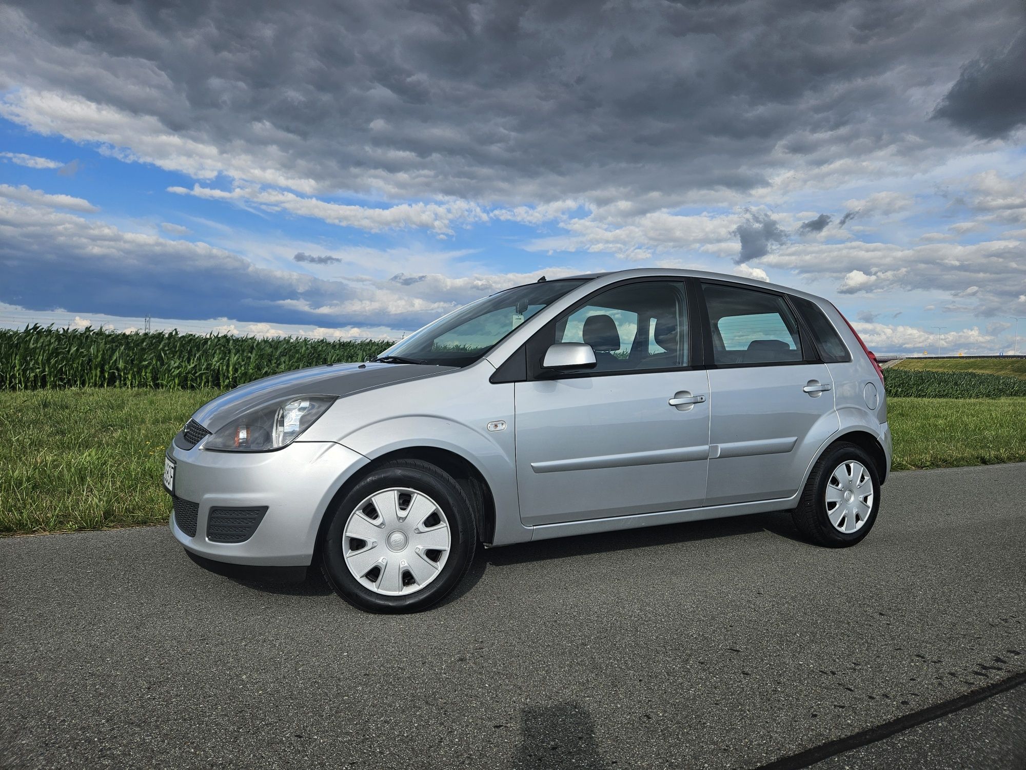 Ford Fiesta Lift Benzyna 5-Drzwi Niski Przebieg Super Stan