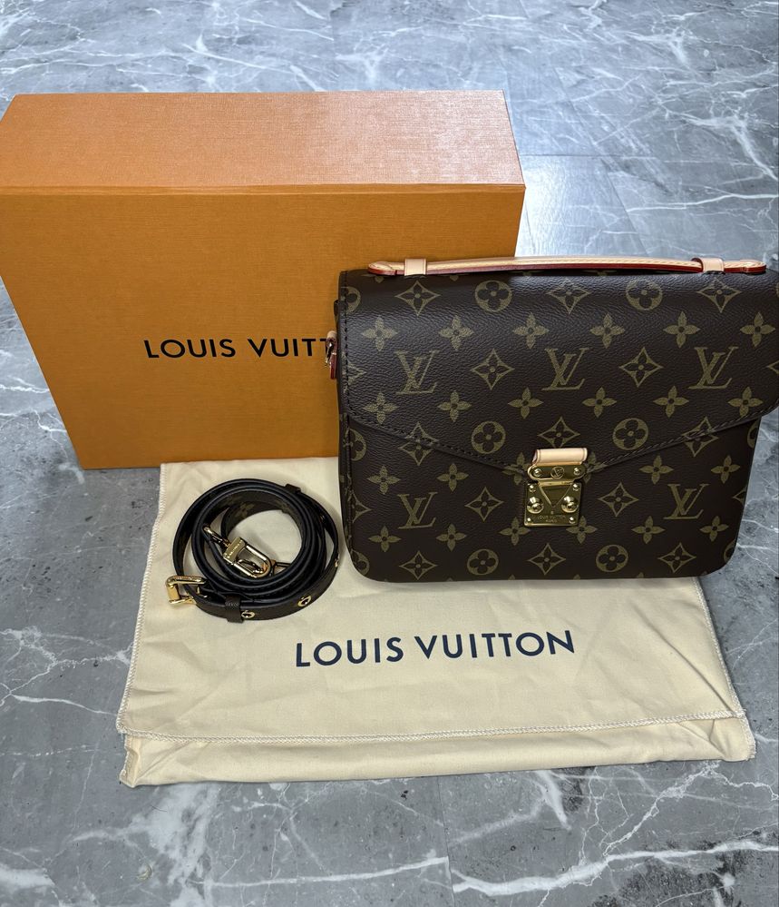 Louis Vuitton Metis Bag