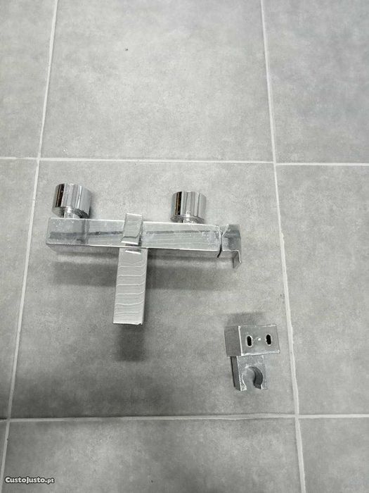 Misturadora para banheira,suporte para chuveiro, cor cromada como nova