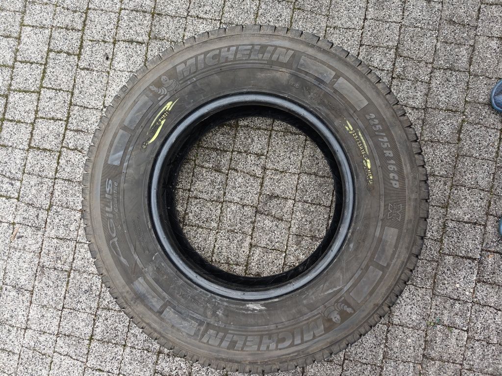 1x Michelin Agilis Camping 225/75R16CP 116Q 1 sztuka całoroczna
