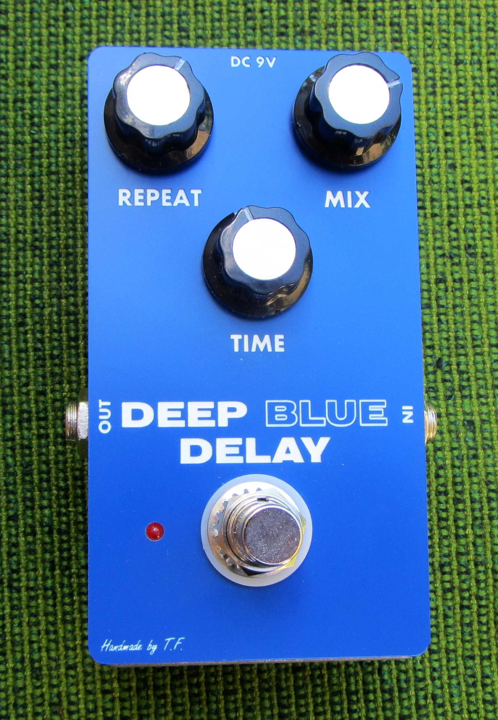 Efekt gitarowy Deep Blue Delay ( klon )