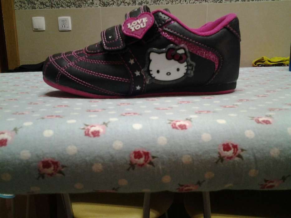 Ténis HELLO KITTY NOVOS