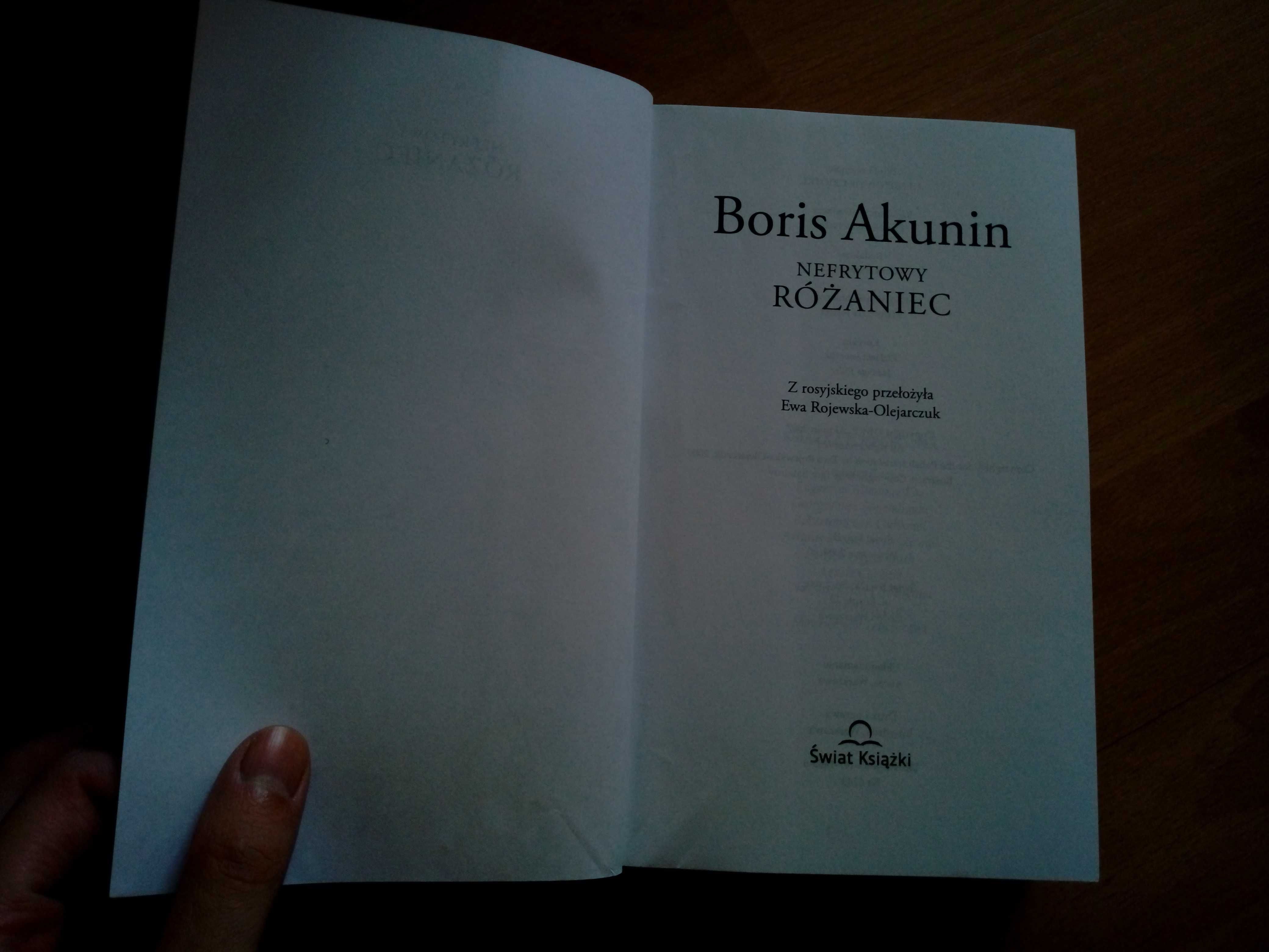 Nefrytowy różaniec - Boris Akunin