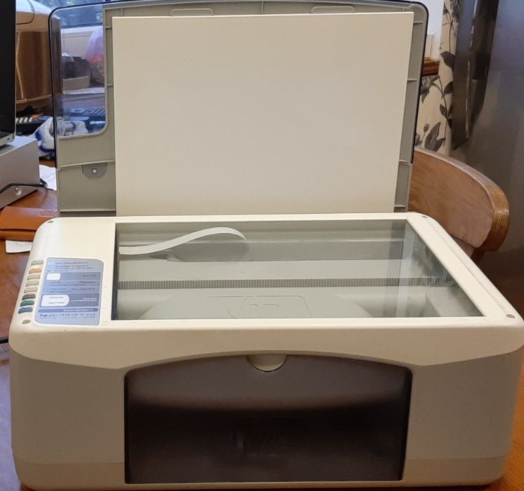 Принтер, копир, сканер. HP 1210 all-in-one