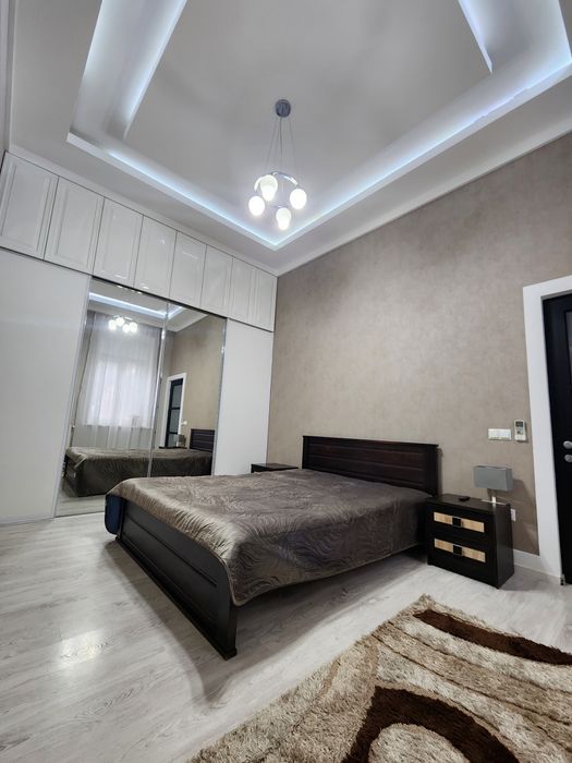 Подобово 2 кім. квартири в центрі Університет