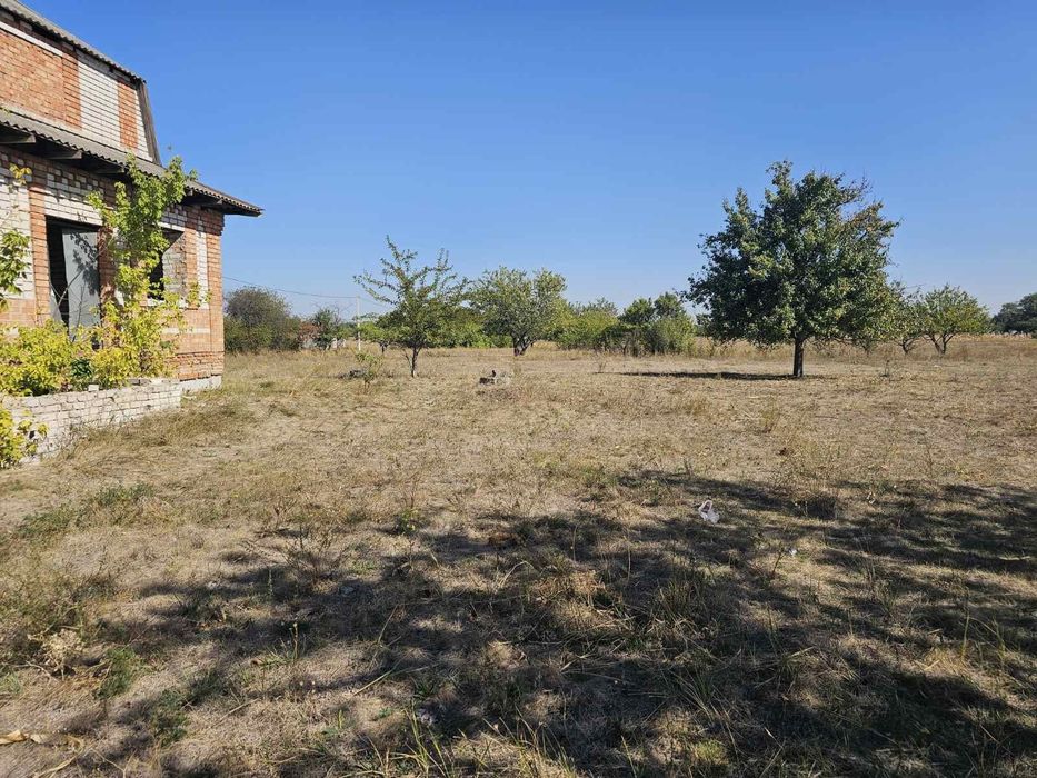 Продажа участка 61 сотка,под строительство,правильной формы,есть дом,