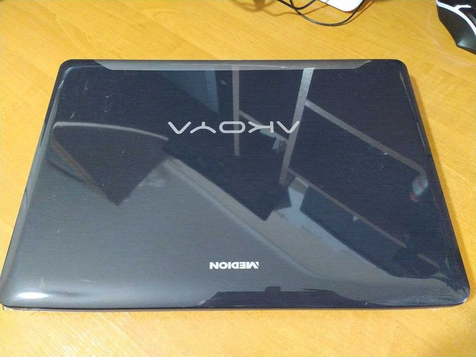 Игровой ноутбук MEDION AKOYA P6634 core i3-2350 8GB 500GB Nvidia 630