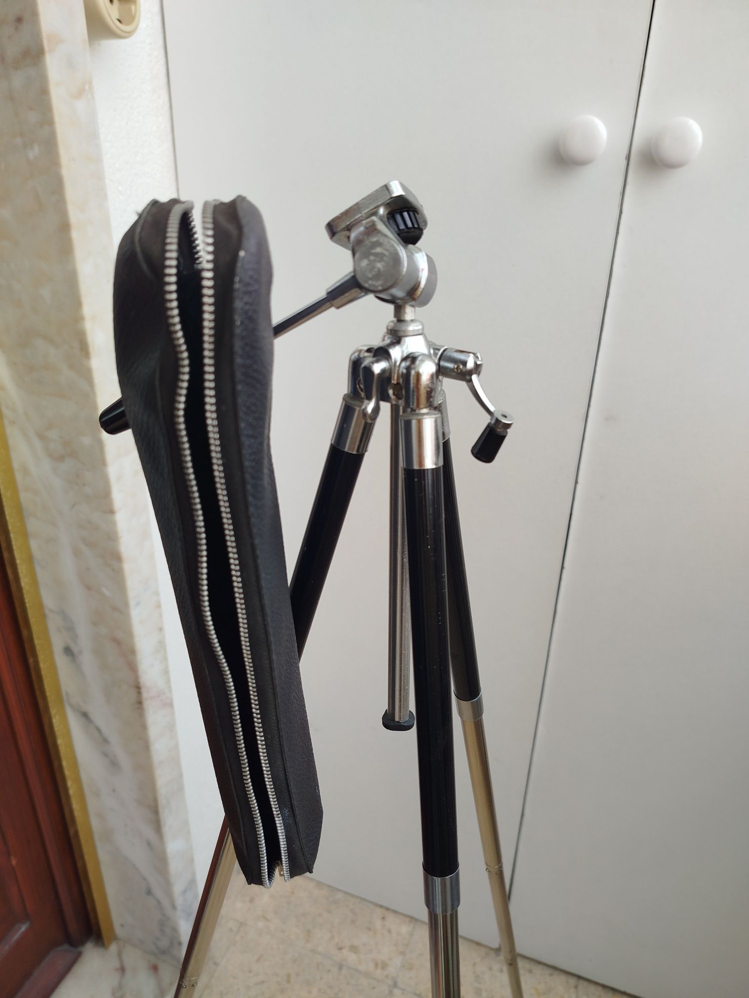 Tripé fotográfico, Máquina fotográfica, Vintage.