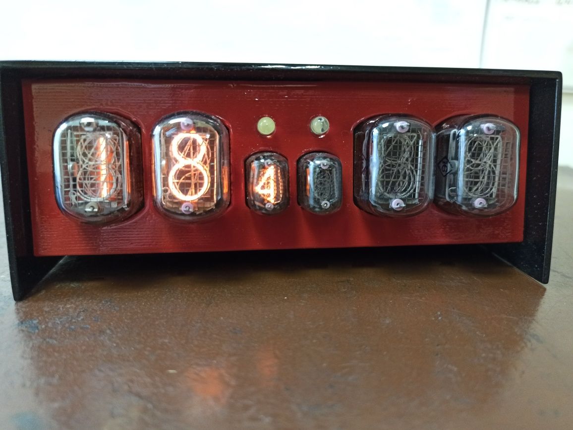 Часы на лампах ИН-12, ИН-17. Декоративные, с термометром и будильник