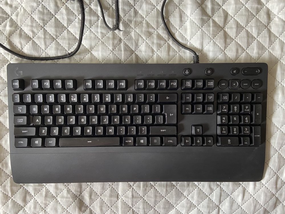 Klawiatura Logitech G213