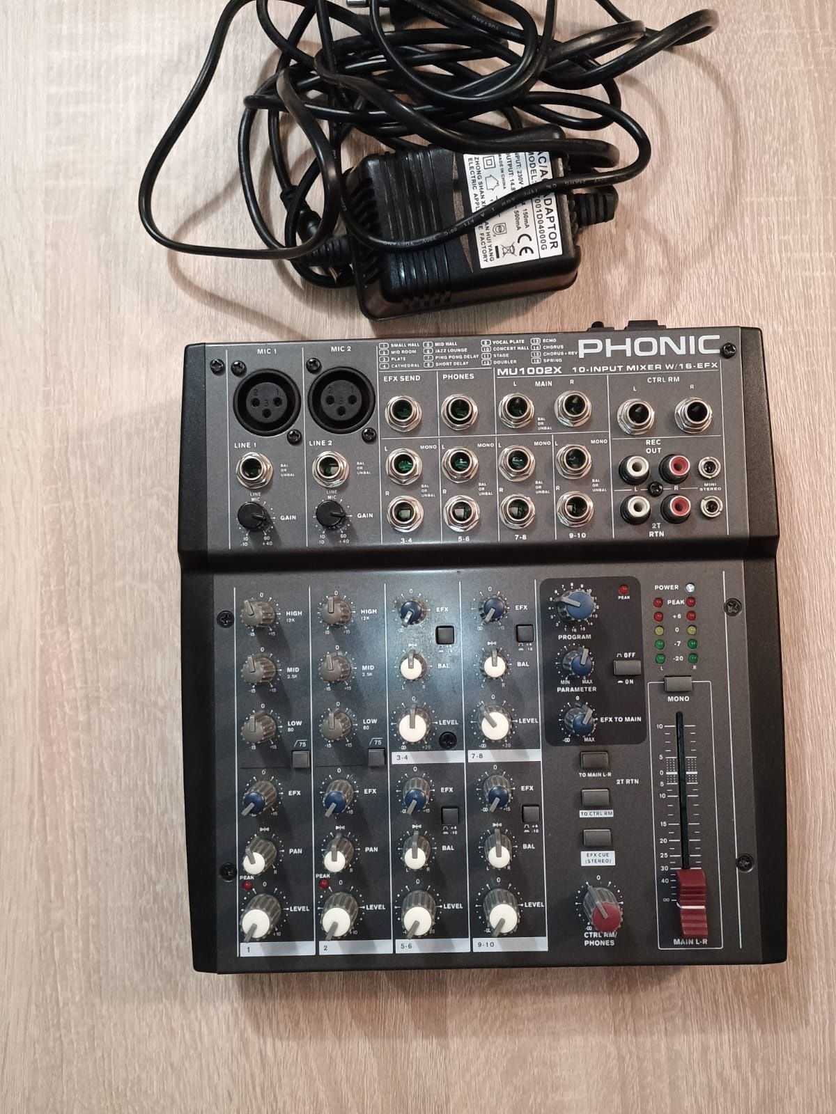 Phonic MU 1002x 10 input mikser