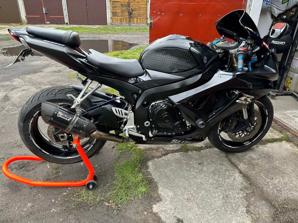 Suzuki Gsxr 600 k8