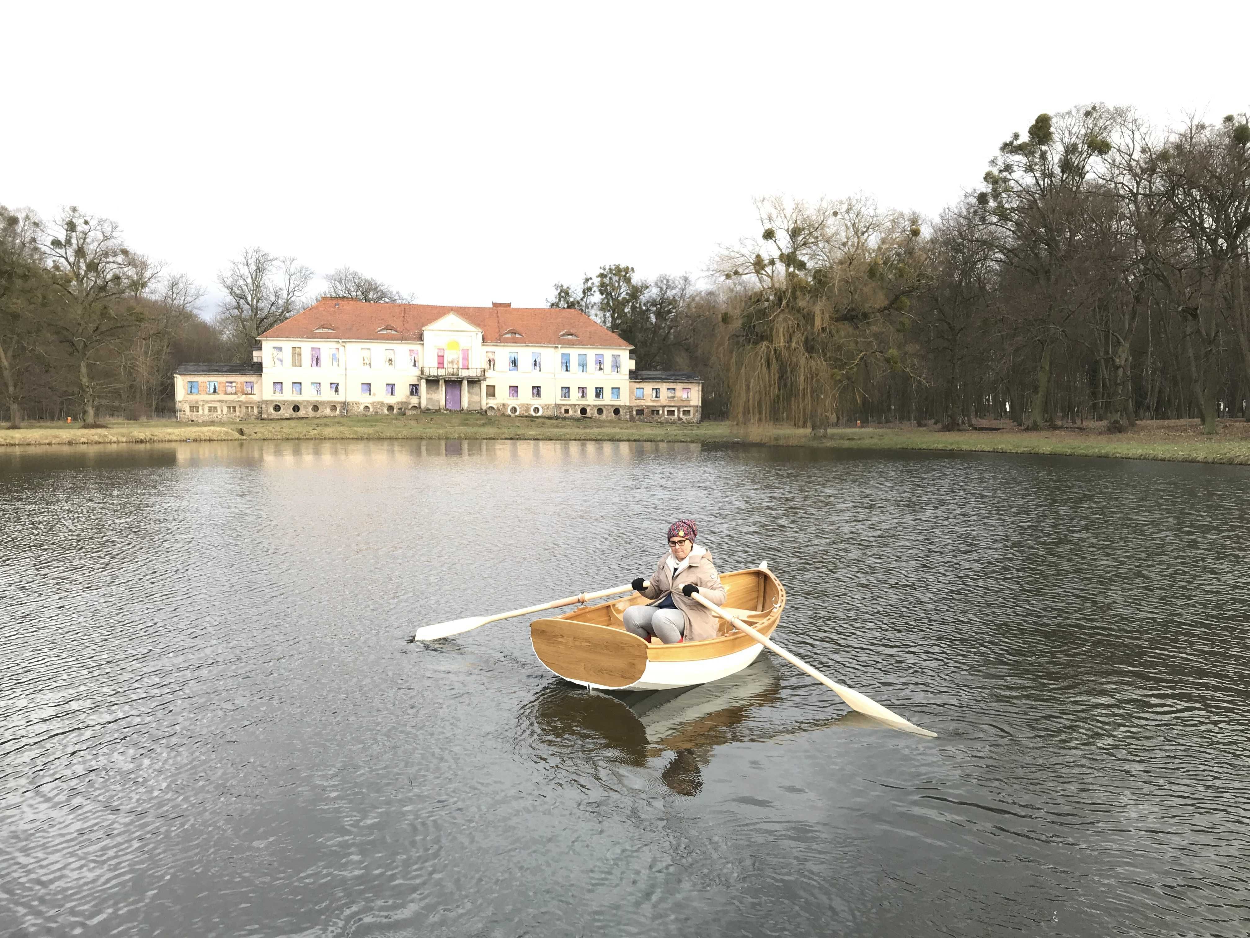 Łódź, łódka drewniana, żaglówka, bączek dingi, dinghy, jacht