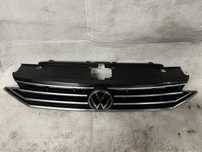 VW Volkswagen Passat B8 Lift atrapa zderzaka środkowa kratka grill