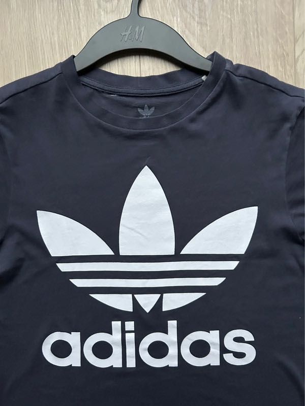 Adidas koszulka granatowa z logo r.164