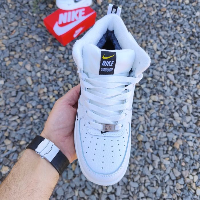 Кросівки зимові Nike Air Force 1 LV8 з хутром жіночі підліткові білі