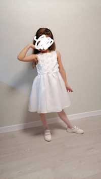 Платье на девочку 8-9 лет рост 134 см.